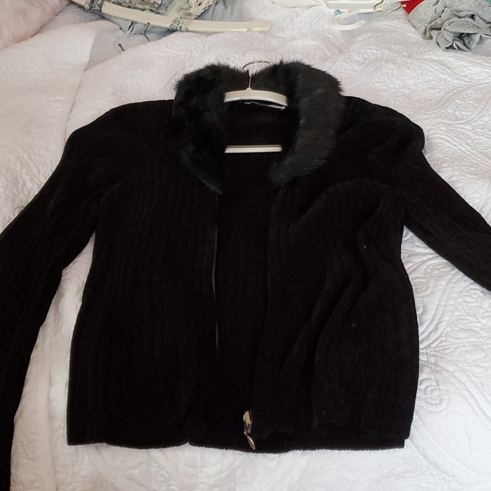 Womens black ribbed full zip sweater - Picture 3 of 4